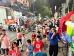 Niềm vui Trung thu đến với các em nhỏ Khu nhà an sinh Hòa Lợi