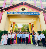 Trang trọng họp mặt kỷ niệm 43 năm Ngày Nhà giáo Việt Nam tại các trường ở Bình Dương