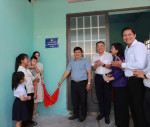 Phường Bình Dương bàn giao Nhà Đại đoàn kết, giúp hộ khó khăn đón Tết an vui