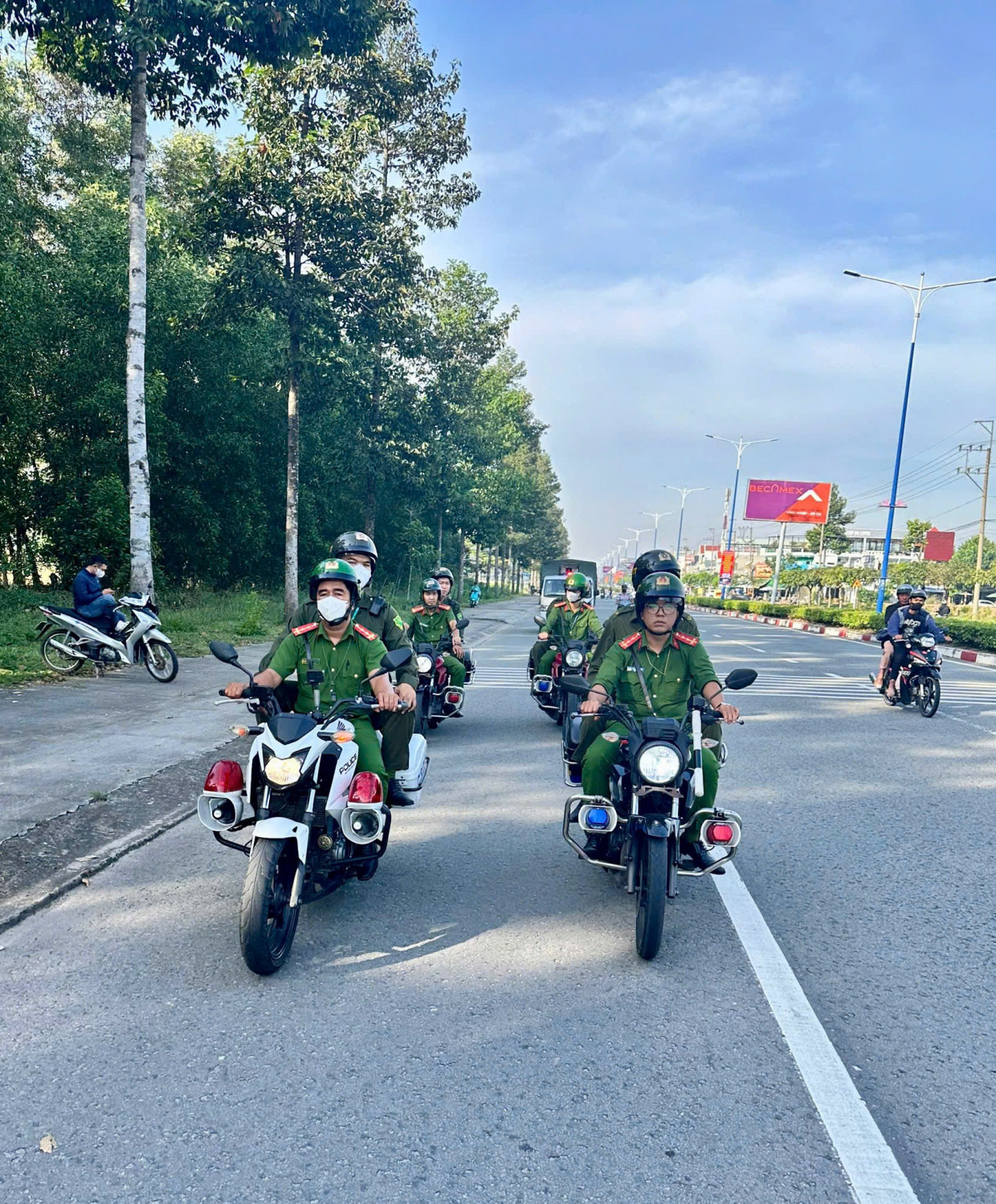 z7318690199579 bdf31f36cce2c44feb44987f8137f35b