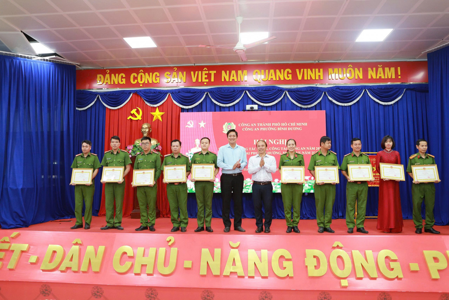 z7363490728952 e889f65e5807c8f7b4c71d0e6204905e