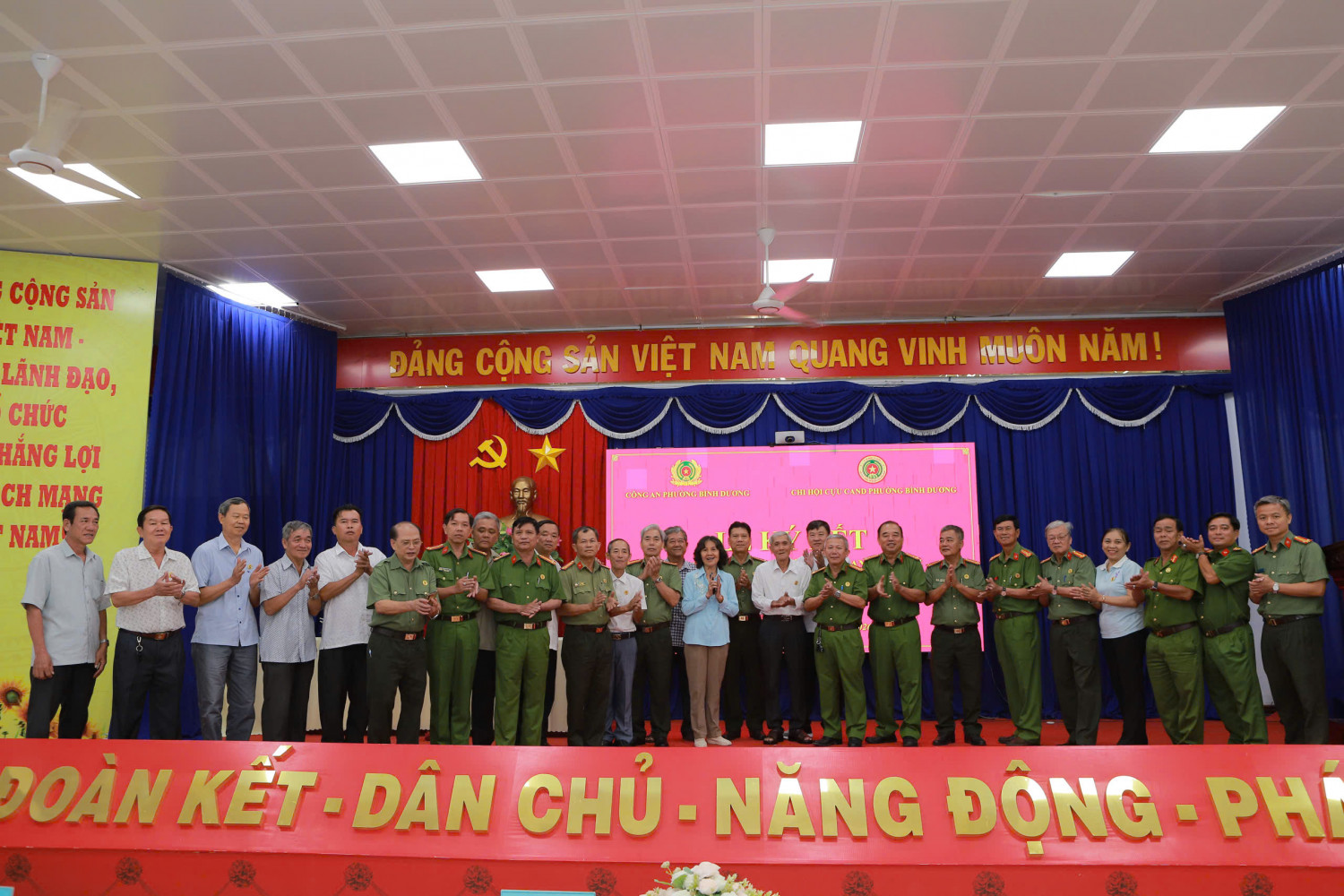 z7594151281177 9d15d613a8c9245ca2ce5b1c87ff4f1e